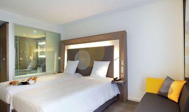 Bild på Classic Room, Multiple Beds-1 Double Bed and 2 Twin Beds Non Refundable Free WiFi