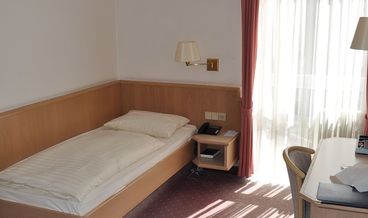 Bild på Double Room-2 Twin Beds Non Refundable Free WiFi Breakfast buffet Free self parking