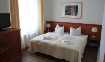 Bild på Standard Double or Twin Room, Accessible, Courtyard View-1 Double Bed Free WiFi Free self parking Free breakfast