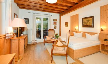 Bild på Double Room, Balcony (A)-1 King Bed Free WiFi Free self parking Free breakfast