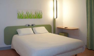 Bild på Triple Room, Multiple Beds-1 Double Bed and 1 Twin Bunk Bed Free self parking Free WiFi
