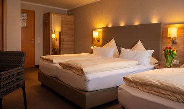 Bild på Club Single Room, River View-1 Double Bed Free WiFi