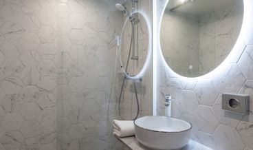 Bild på Double Room (Elégance)-1 Double Bed Non Refundable Free WiFi Free self parking