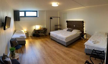 Bild på Business Room, Non Smoking-20 Queen Beds Non Refundable Free WiFi Free self parking Free valet parking