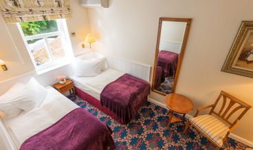 Bild på Double Room (Castle View)-1 Double Bed Non Refundable Free WiFi Spa access Free breakfast Free self parking