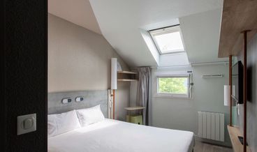 Bild på Triple Room, Multiple Beds-1 Double Bed and 1 Twin Bed Non Refundable Free WiFi Free self parking