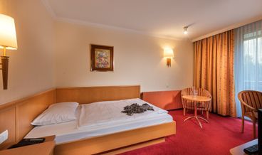 Bild på Comfort Double Room, Balcony, Mountain View-1 Double Bed Non Refundable Free WiFi Free parking Free breakfast