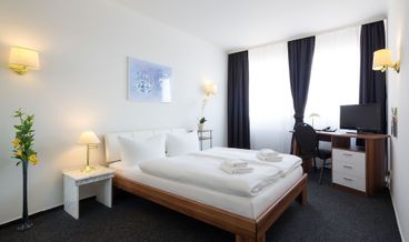 Bild på Double or Twin Room-2 Twin Beds Free WiFi Free self parking