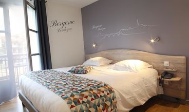 Bild på Standard Room, 1 Queen Bed (Twin bed on request)-1 Queen Bed Free WiFi Free self parking