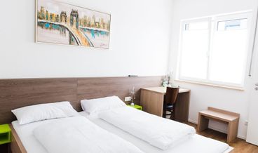 Bild på Double Room, Private Bathroom-1 Double Bed Free WiFi Free self parking
