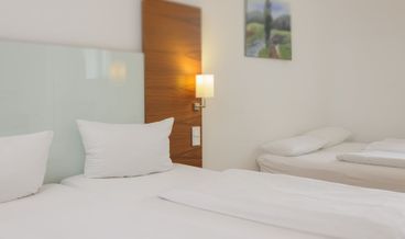 Bild på Double Room-2 Twin Beds Non Refundable Free WiFi Free breakfast