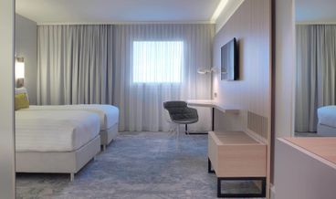Bild på Deluxe Room, 1 King Bed, Non Smoking-1 King Bed Free airport shuttle Free WiFi Free high-speed internet
