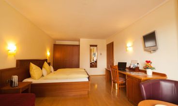 Bild på Standard Double Room, 1 King Bed, Balcony-1 King Bed Free WiFi Free breakfast Free valet parking Free self parking