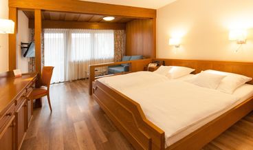 Bild på Comfort Zimmer B-1 King Bed and 2 Twin Beds Free WiFi Breakfast buffet Free parking