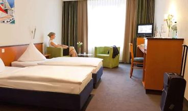Bild på Standard Double Room-2 Twin Beds Free WiFi Breakfast buffet Free parking