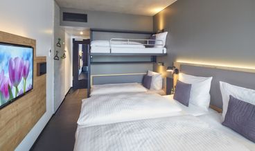 Bild på Superior Double Room-1 King Bed Non Refundable Free WiFi