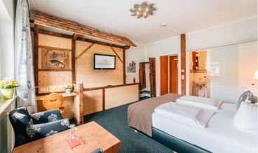 Bild på Small Double Room-1 Queen Bed Non Refundable Free WiFi Free breakfast
