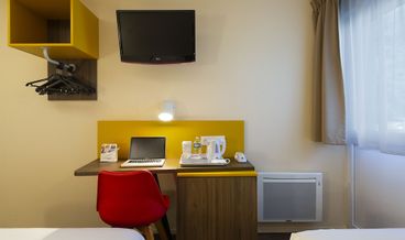 Bild på Standard Room, 3 Twin Beds, Non Smoking-3 Twin Beds Free WiFi Free self parking