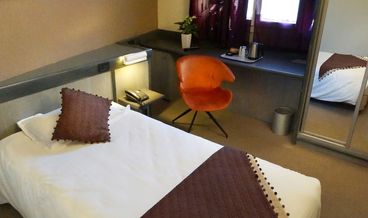 Bild på Standard Double Room-1 Double Bed Non Refundable Free WiFi