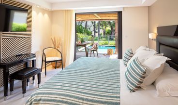 Bild på Superior Double Room, Terrace, Sea View-1 King Bed Free WiFi Free valet parking Free self parking Continental breakfast