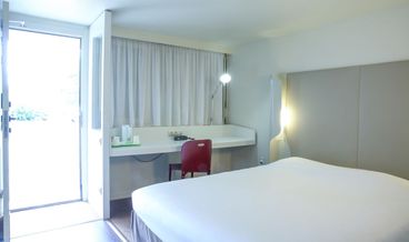 Bild på Double Room-1 Double Bed Non Refundable Free WiFi Free self parking