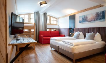 Bild på Standard Double Room, Balcony, Mountain View-1 Queen Bed Non Refundable Free breakfast Free WiFi