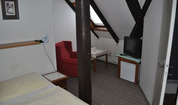 Bild på Triple Room-1 Double Bed and 1 Twin Bed Free WiFi Free self parking Free breakfast
