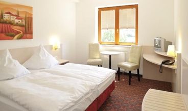 Bild på Standard Double Room-1 Twin Bed Free WiFi Breakfast buffet Free parking