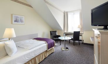 Bild på Business Room, 1 Double Bed-1 Double Bed Non Refundable Free WiFi