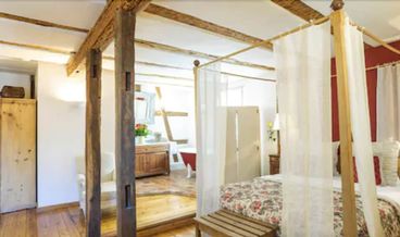 Bild på Honeymoon Room-1 Queen Bed Non Refundable Free WiFi Free self parking
