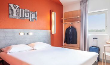 Bild på Triple Room, Multiple Beds-1 Double Bed and 1 Twin Bunk Bed Non Refundable Free self parking Free WiFi