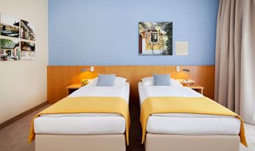 Bild på Standard Room-1 King Bed Non Refundable Free WiFi Free breakfast