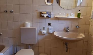 Bild på Comfort Double Room, Courtyard Area-2 Twin Beds Free WiFi Free self parking Free breakfast