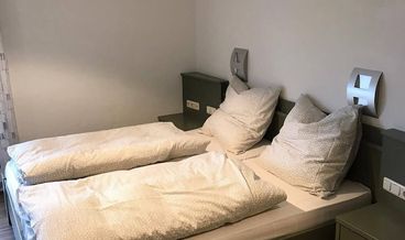 Bild på Classic Double Room-1 King Bed Non Refundable Free self parking Free breakfast