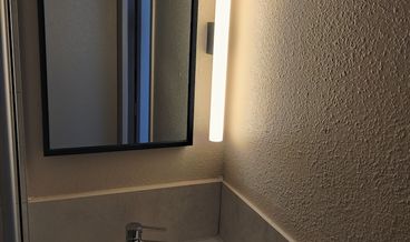 Bild på Triple Room, Non Smoking-1 Double Bed and 1 Twin Bed Free WiFi