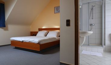 Bild på Classic Double or Twin Room-1 Queen Bed Free WiFi Free self parking Free breakfast