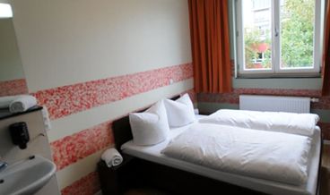 Bild på Comfort Double Room, Private Bathroom-2 Twin Beds Non Refundable Full Breakfast Free WiFi Free self parking