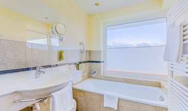 Bild på Suite (Fitness)-1 Queen Bed Free WiFi Free self parking Free breakfast