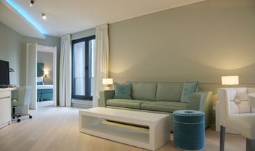 Bild på Family Suite-1 King Bed and 1 Double Sofa Bed Free WiFi