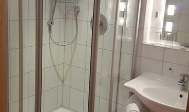 Bild på Classic Double Room-1 King Bed Free WiFi Free self parking Free breakfast