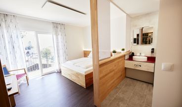 Bild på Double Room-1 Queen Bed Free WiFi Free self parking