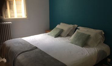 Bild på Classic Double Room, Ensuite, City View (1er étage )-1 Queen Bed Free breakfast