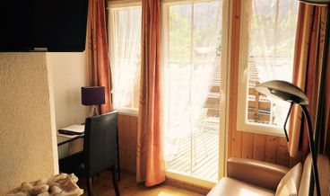Bild på Double Room, Balcony, Mountain View-1 Queen Bed Free WiFi Free self parking