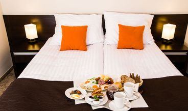 Bild på Comfort Twin Room, 1 Bedroom, Refrigerator, Partial Lake View-2 Twin Beds Non Refundable Free WiFi Free self parking Free breakfast
