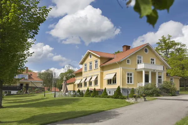Öjaby Herrgård - Bo som en kung inkl. middag - FRONT