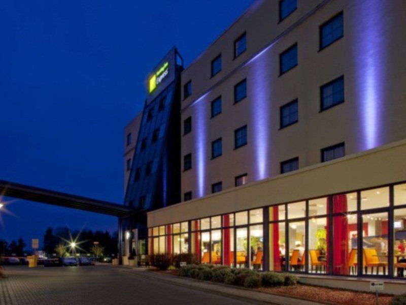 Holiday Inn Express Frankfurt Airport i Mörfelden - Boka ...