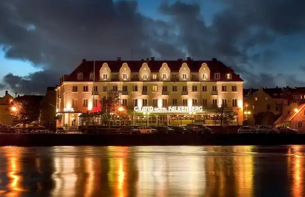 Grand Hotel Falkenberg - Höstrea - FRONT