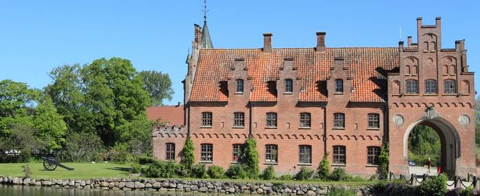 Bo på slott eller herrgård - boka din drömhelg 