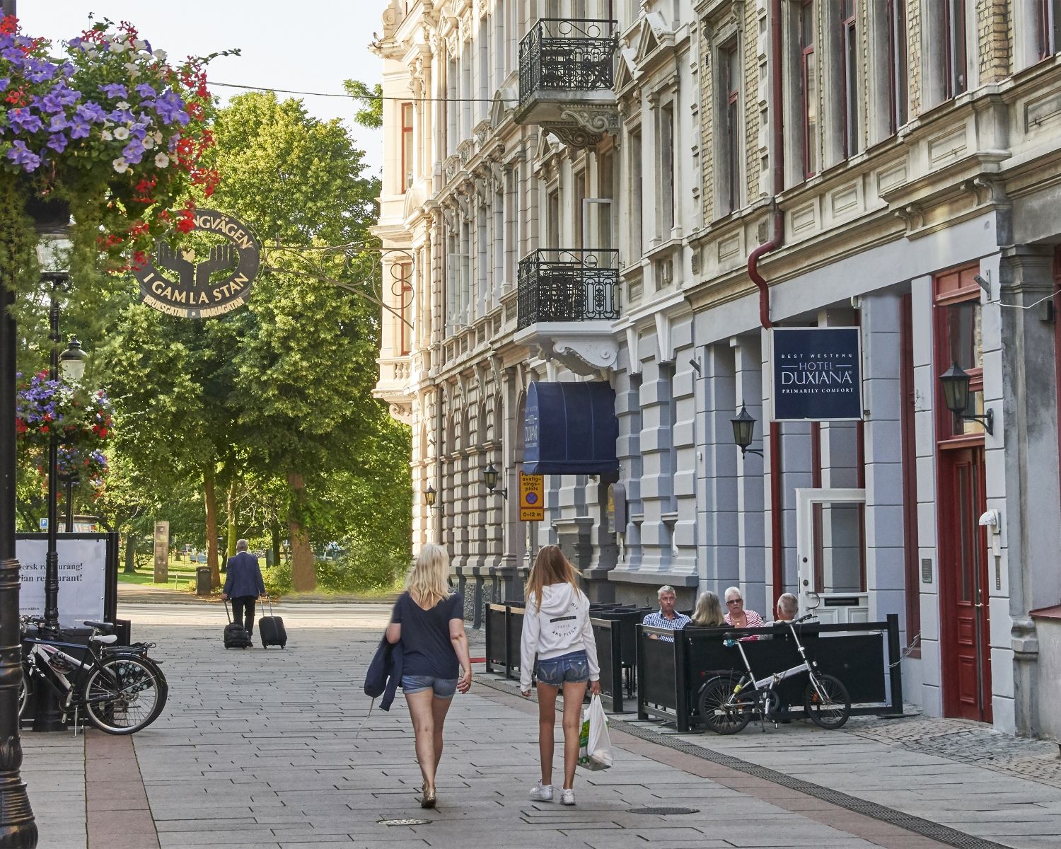 Bild på Från Hotell Stadsparken har du shopping runt knuten