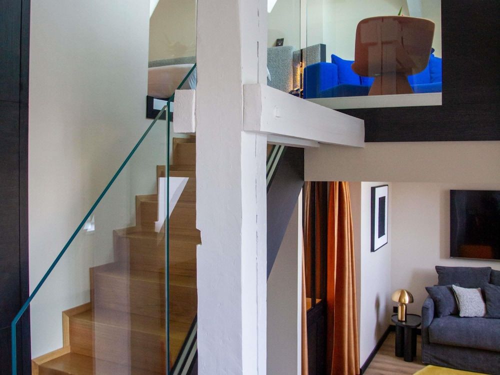 Bild på Duplex (Suite. Romanée Conti)